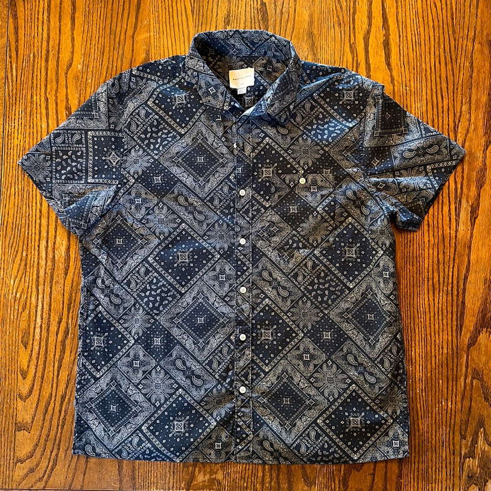 American Eagle Men’s casual button down size XL, blue